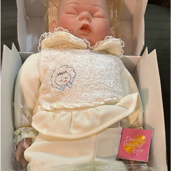 🩷NEW IN BOX NUMBERED PREMIUM EDITION Dreams and Treasures porcelain doll - Picture 5 of 7